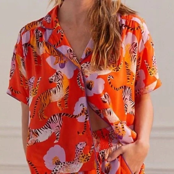 Anthropologie Claire Colin Dreamer Pajama Tiger Flower Print TOP Size L NWOT - Picture 4 of 12